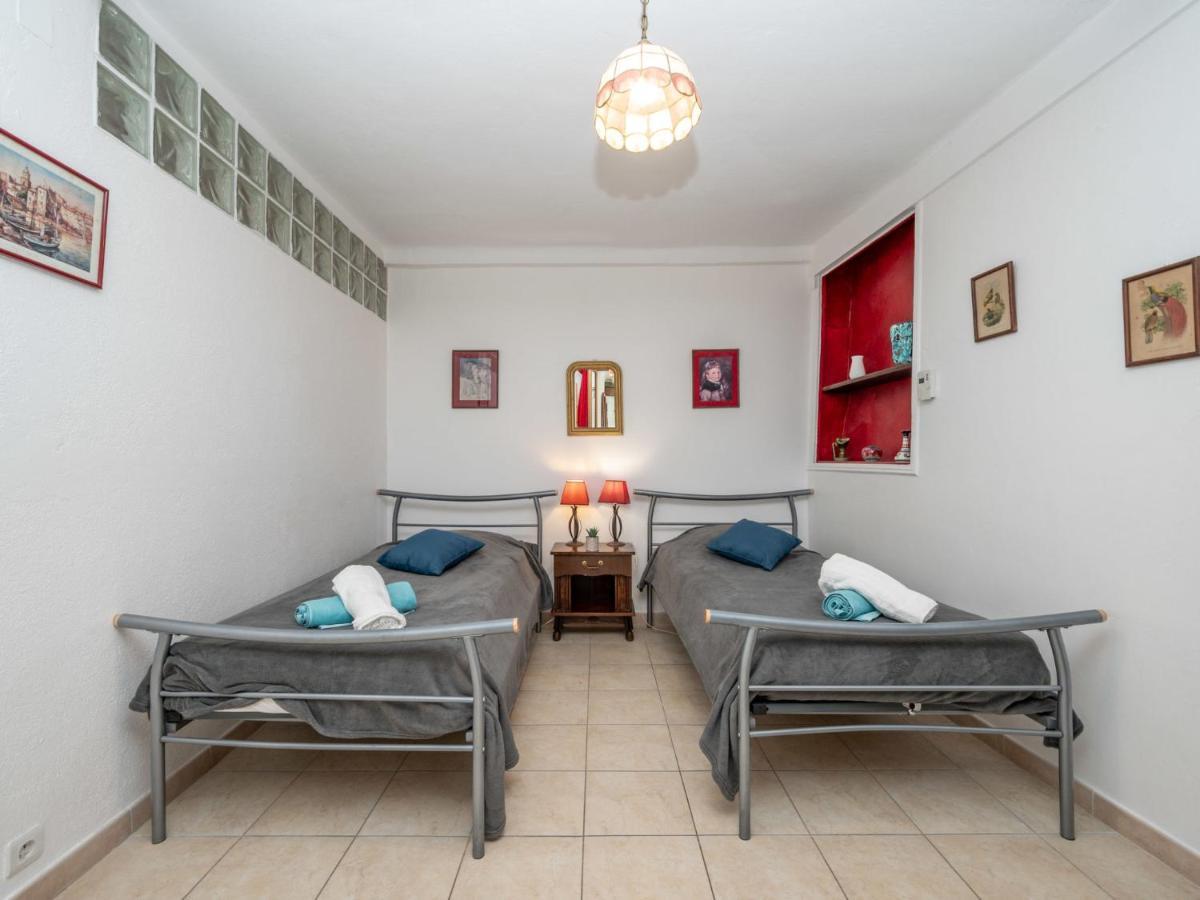 Rue De La Pompe By Interhome